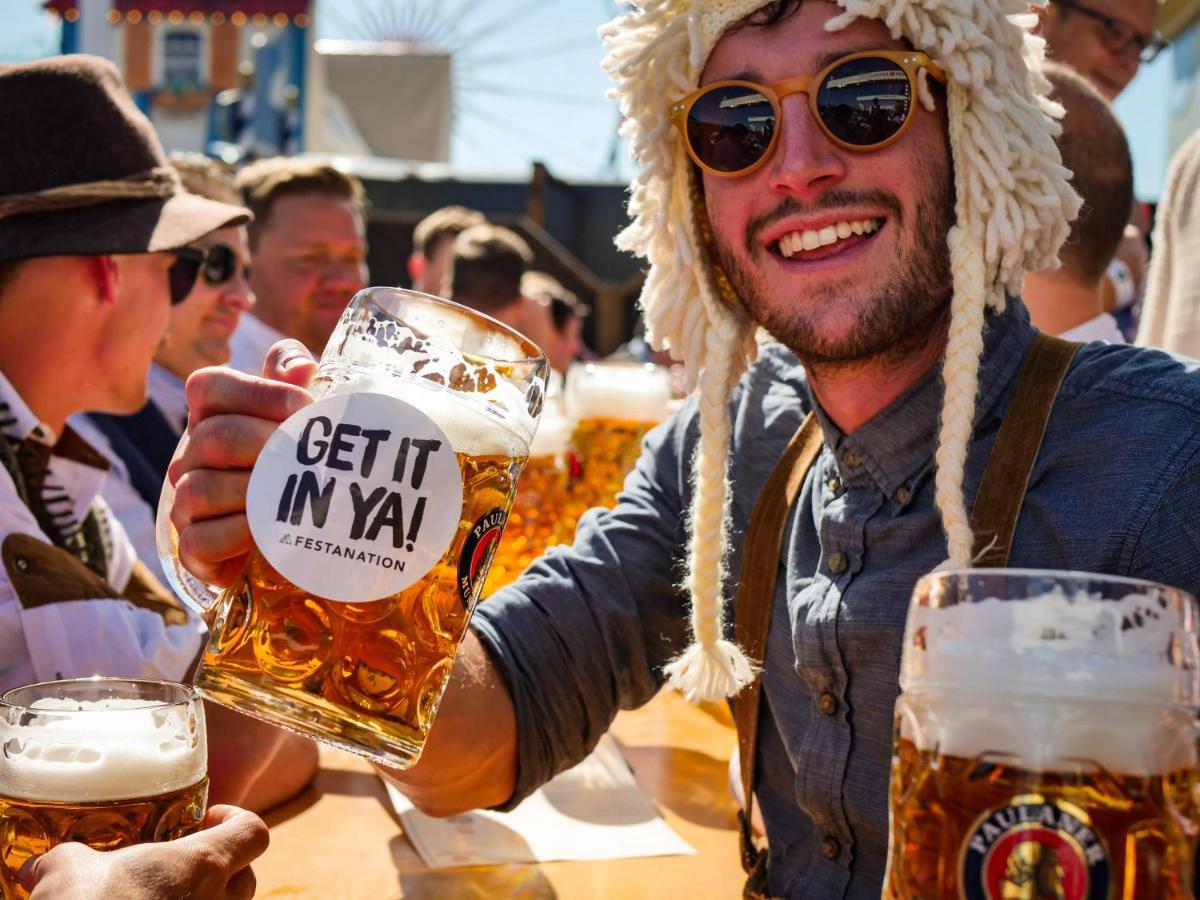 ホテル Festanation Oktoberfest Camp #2 ミュンヘン エクステリア 写真