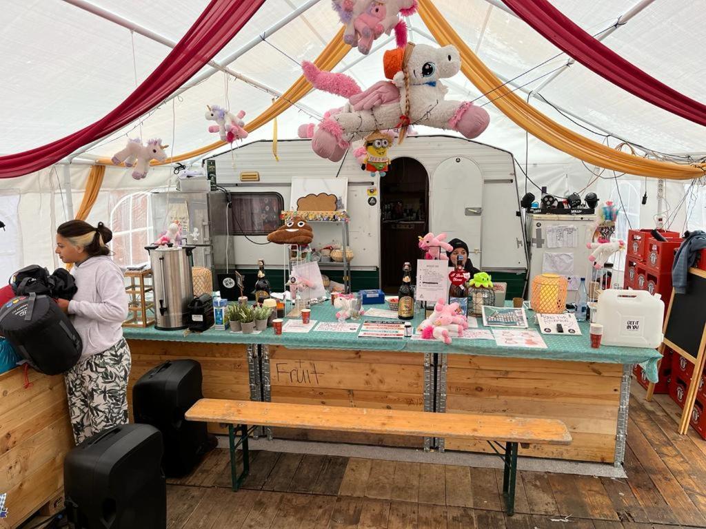 ホテル Festanation Oktoberfest Camp #2 ミュンヘン エクステリア 写真