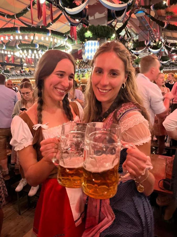 ホテル Festanation Oktoberfest Camp #2 ミュンヘン エクステリア 写真