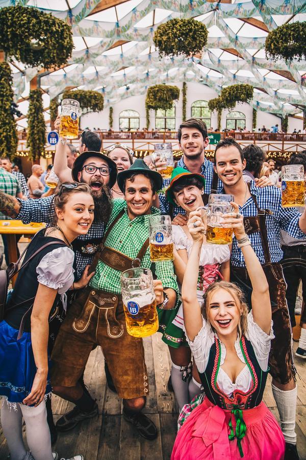 ホテル Festanation Oktoberfest Camp #2 ミュンヘン エクステリア 写真