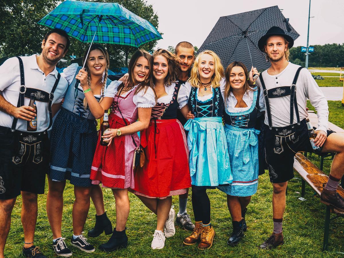 ホテル Festanation Oktoberfest Camp #2 ミュンヘン エクステリア 写真