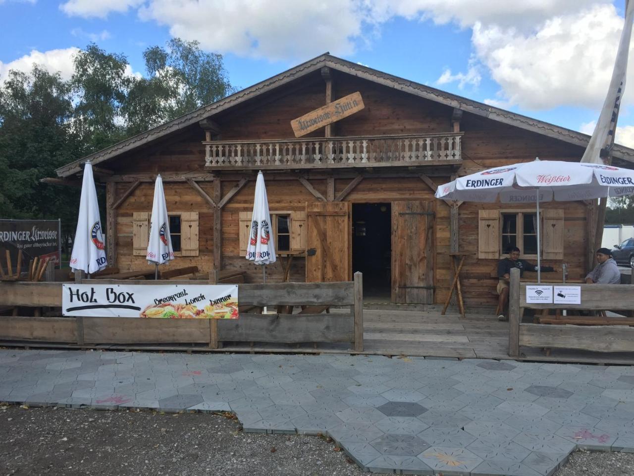 ホテル Festanation Oktoberfest Camp #2 ミュンヘン エクステリア 写真